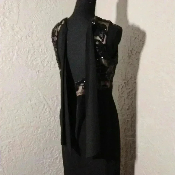 Vince camuto sequin crepe column Gown. - Picture 14 of 16